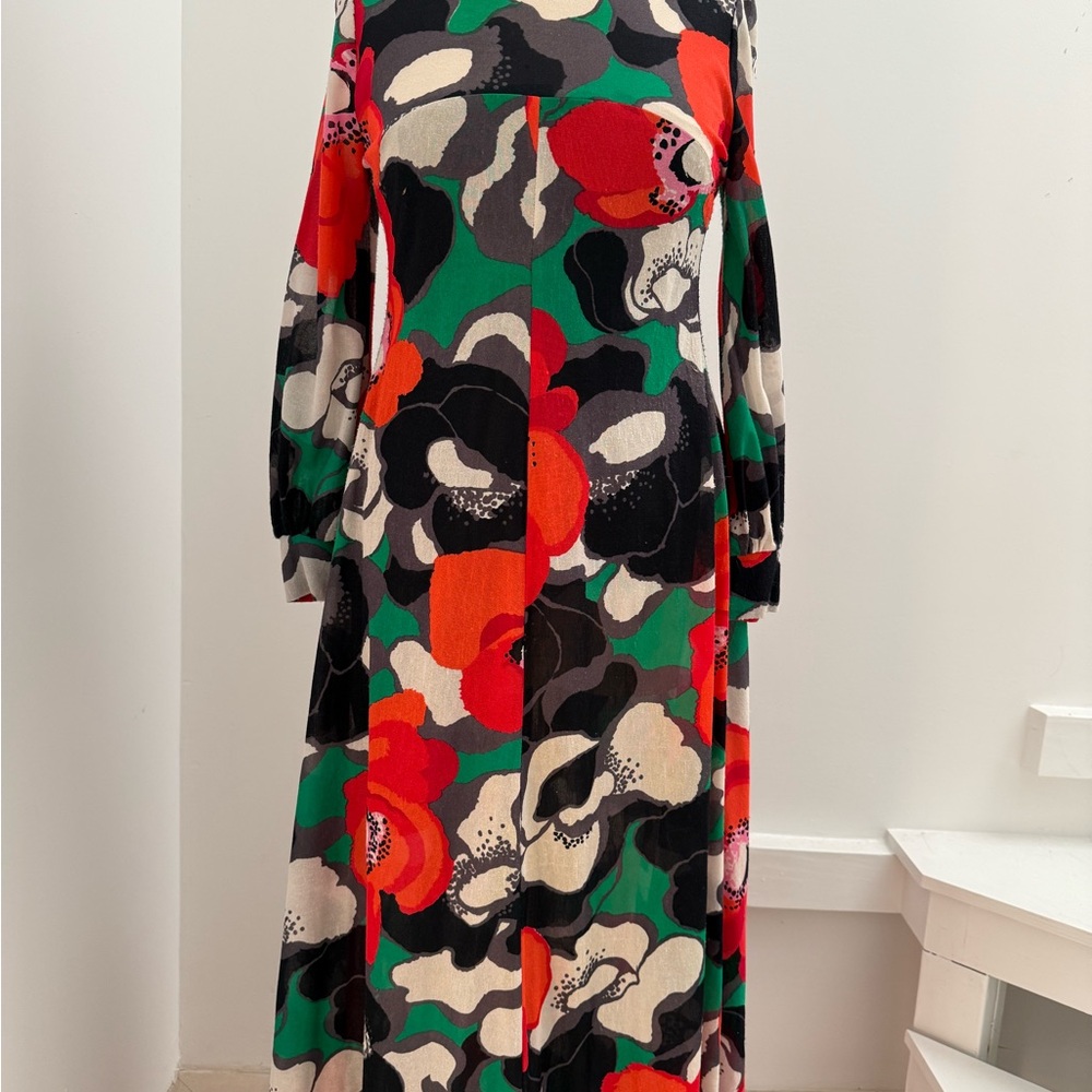 Elegant Red and Green Long Sleeve Gown for Weddings